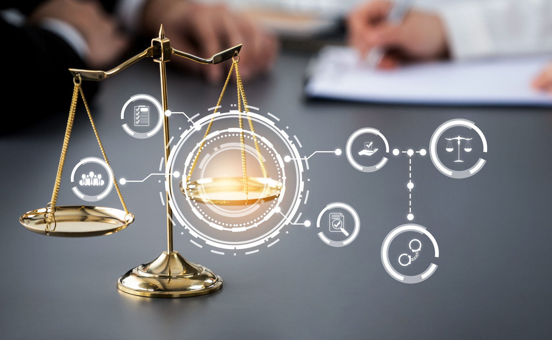 Derecho inteligente, iconos de asesoramiento legal y herramientas de trabajo astutas para abogados en la oficina de abogados